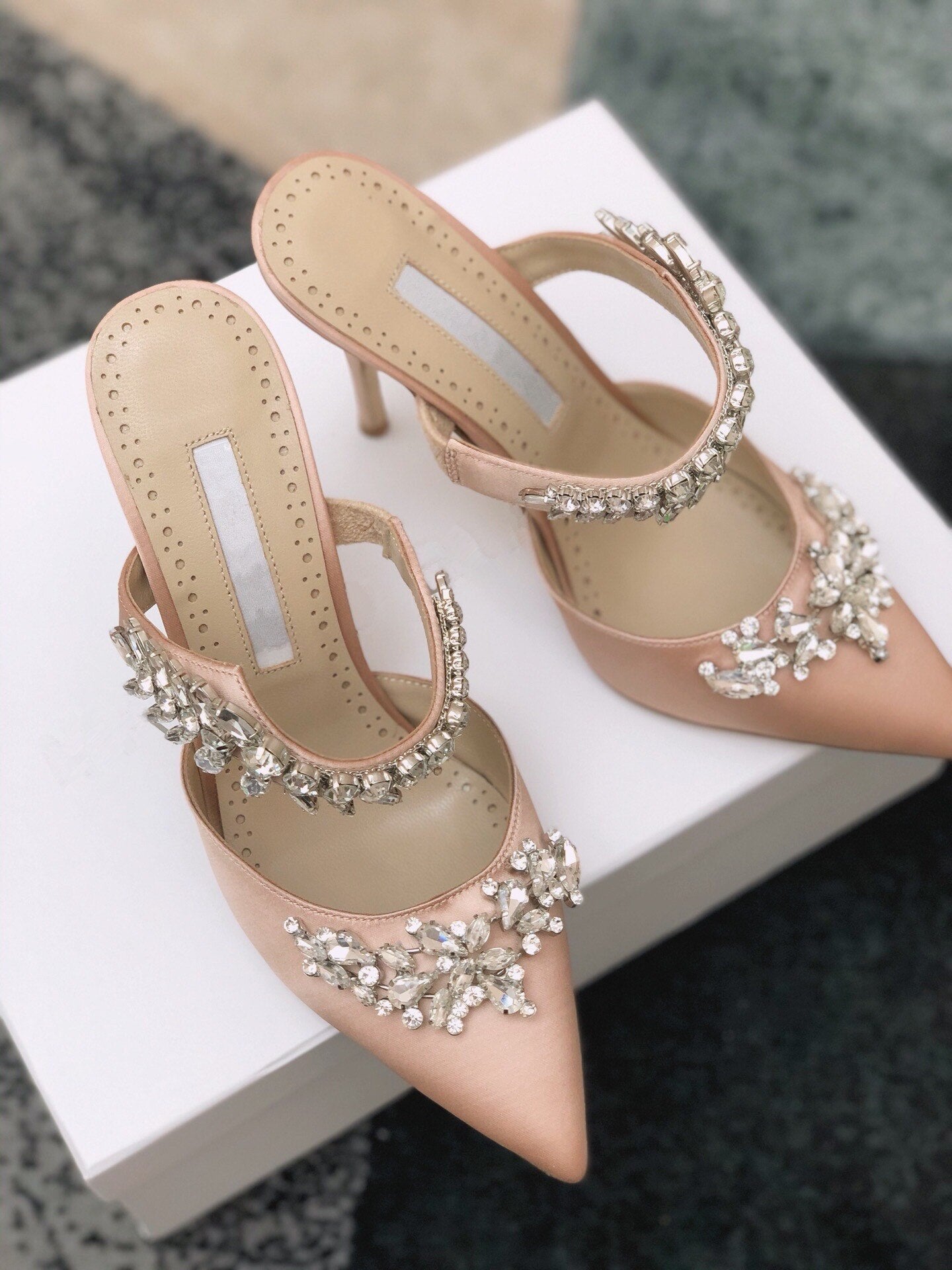 European and American  satin rhinestone pointed sandals