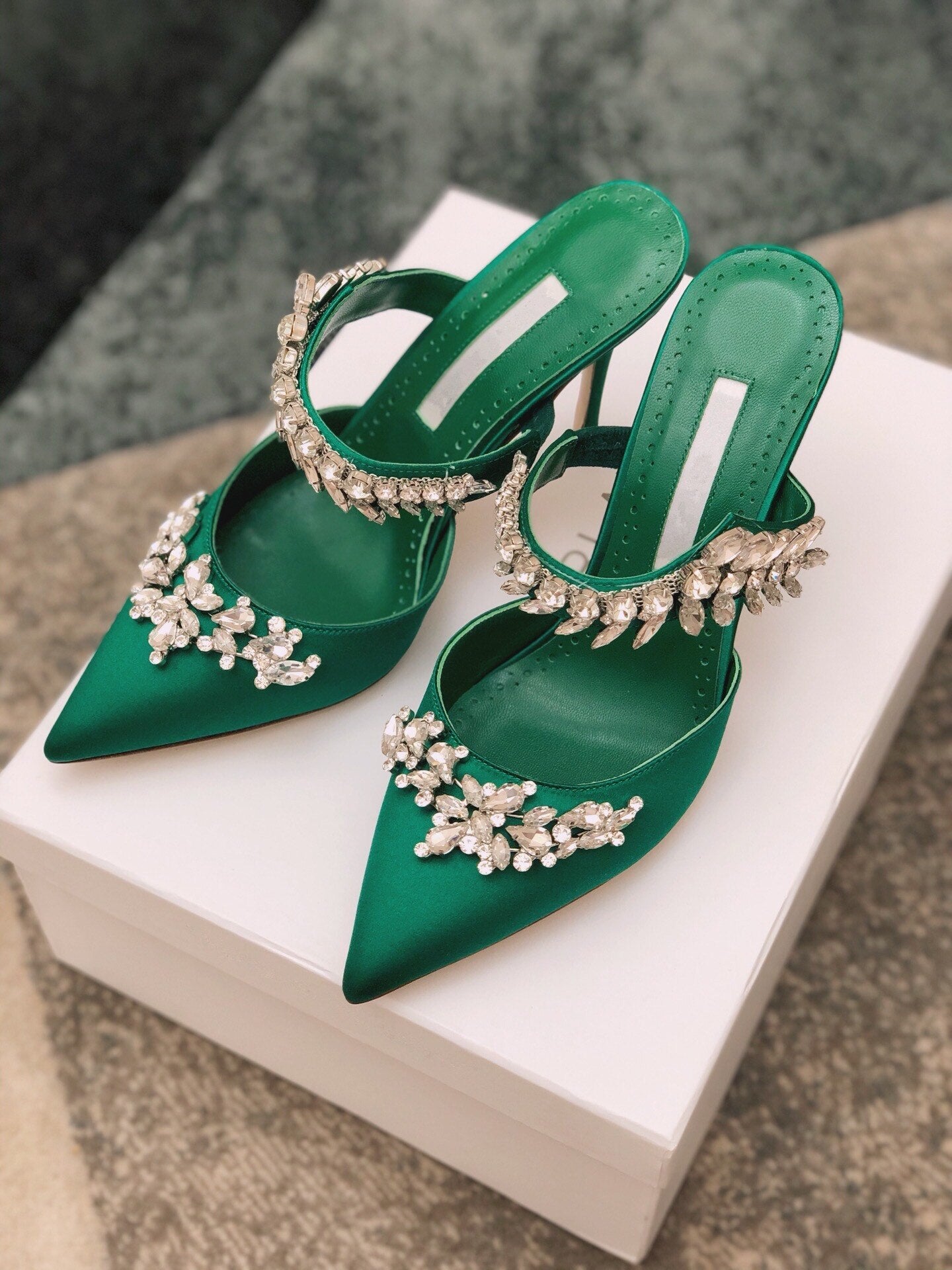 European and American  satin rhinestone pointed sandals