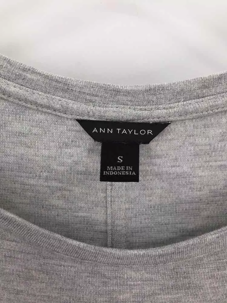 Pre-Owned Ann Taylor Grey Size Small Long Sleeve T-shirt