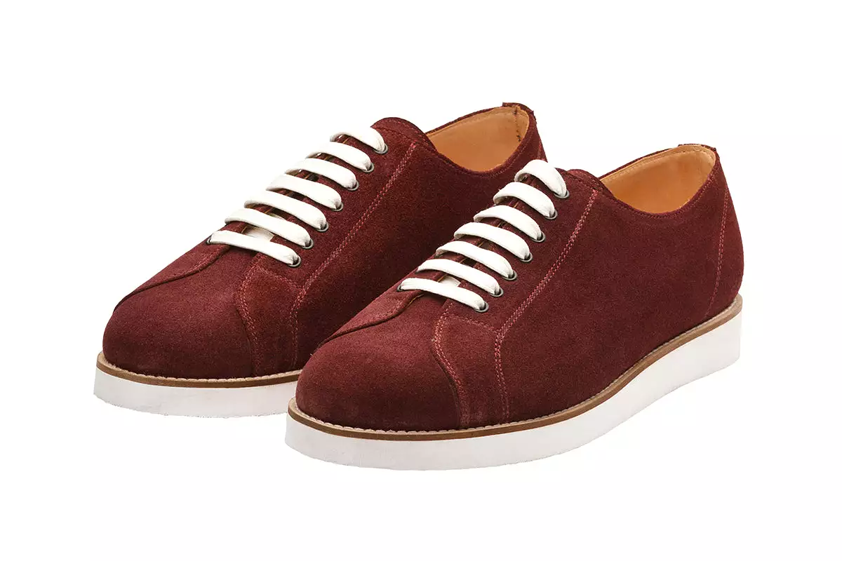 Suede Sneaker – OS